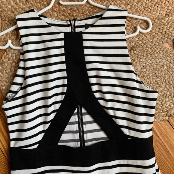 Black and White Striped Cutout Bodycon Dress - Picture 3 of 4